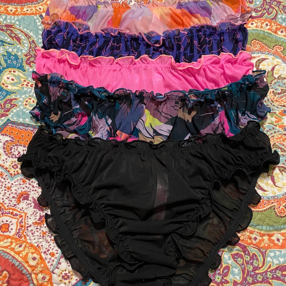 NWT Victoria's Secret DREAM ANGELS RUFFLE SHEER CHEEKINI PANTIES! (Very rare )